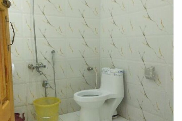 Room 4 of 6