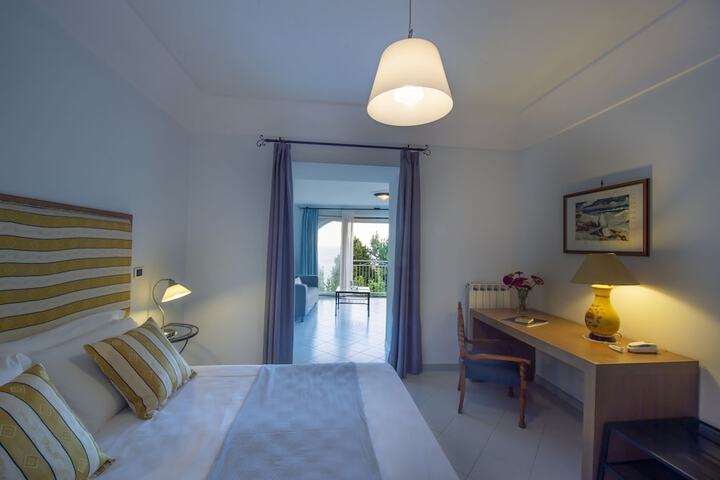 Room 28 of 70