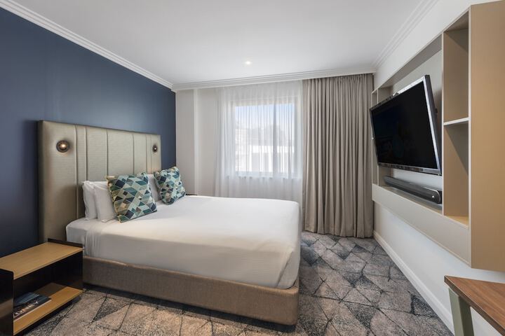 Room 6 of 37