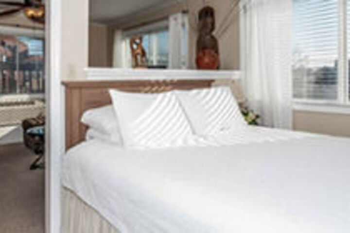 Room 46 of 111