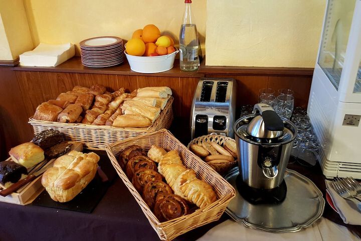 Breakfast/Coffee Service 19 of 44