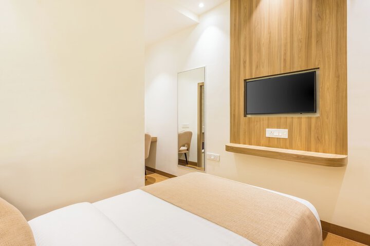 Room 15 of 43