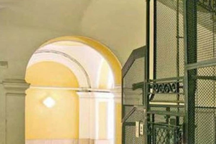 Ballroom/Hall 92 of 101