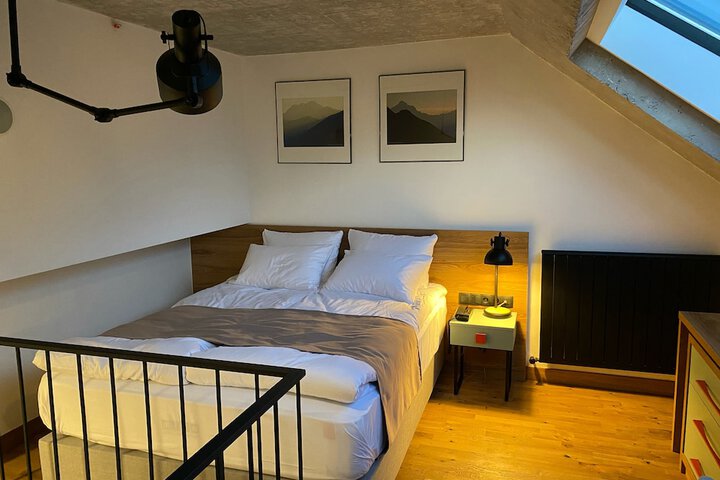 Room 19 of 147