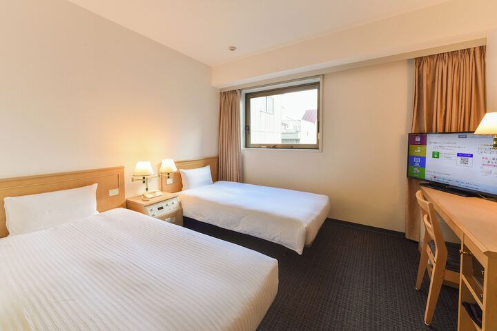 Room 10 of 29