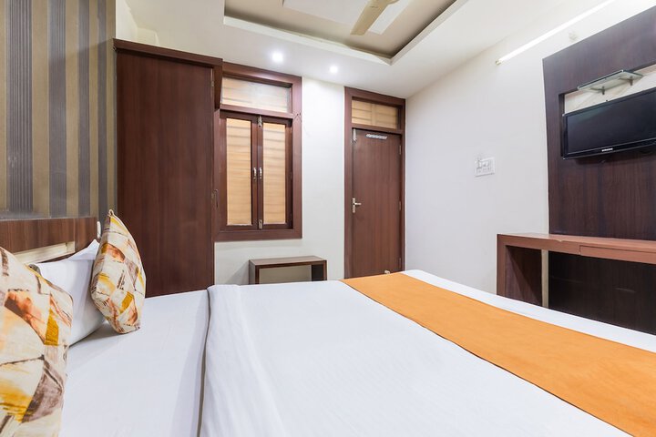 Room 8 of 23