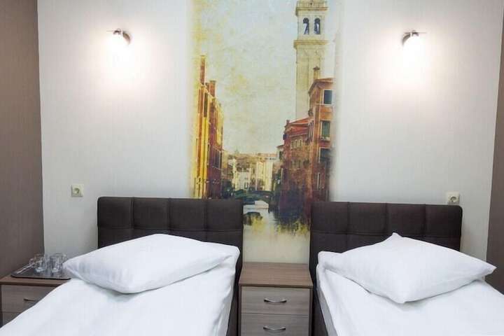 Room 18 of 26