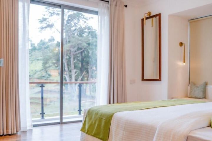 Room 2 of 12