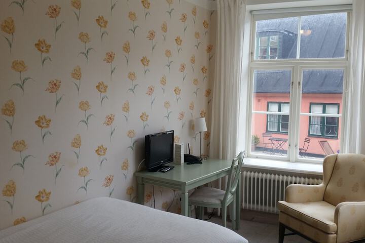Room 41 of 83
