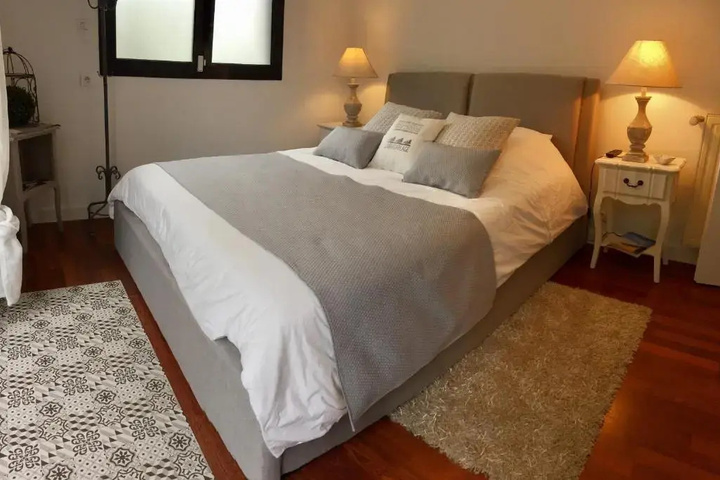 Room 4 of 15