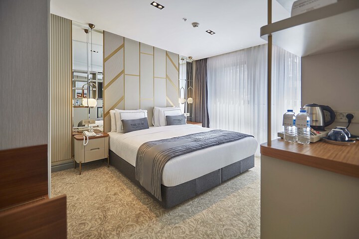 Room 14 of 76