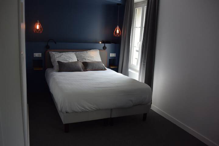 Room 4 of 75