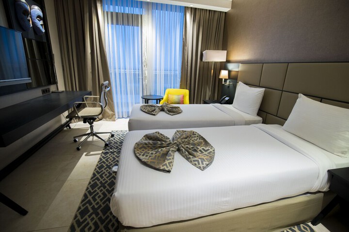 Room 4 of 20