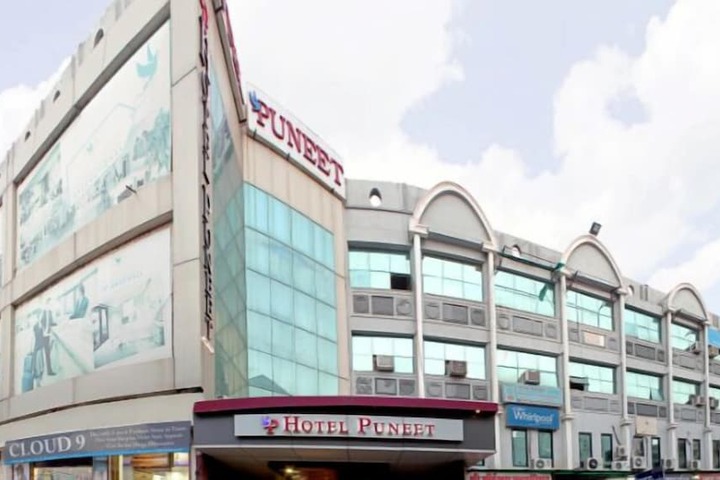 Hotel puneet international