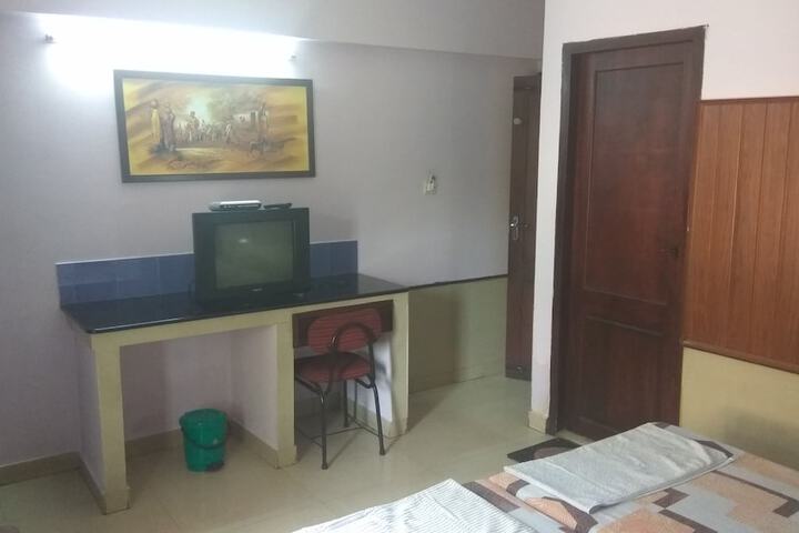 Room 4 of 13