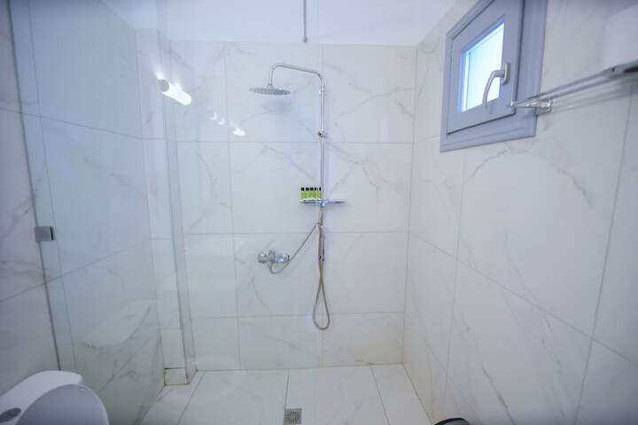 Room 102 of 158