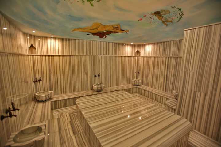 Room 7 of 10