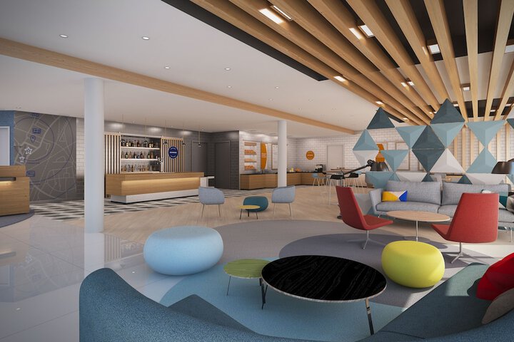 Lounge 26 of 43