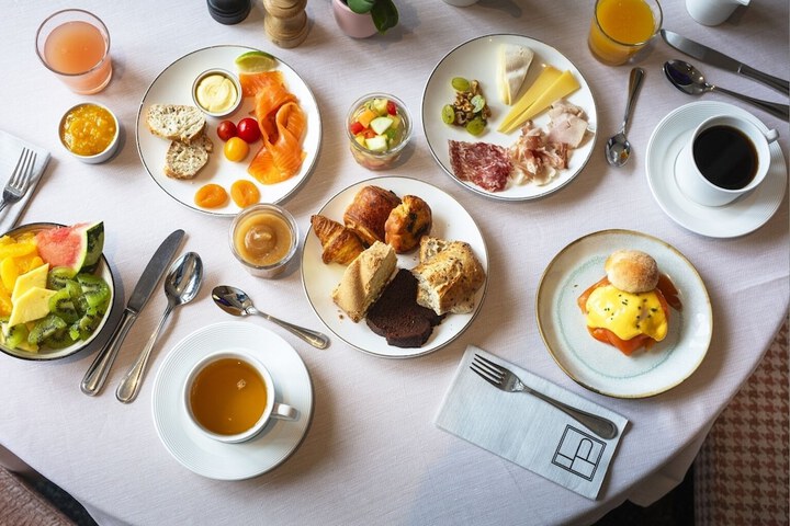 Breakfast/Coffee Service 80 of 103