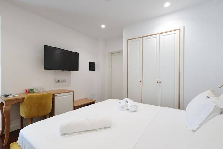 Room 21 of 107