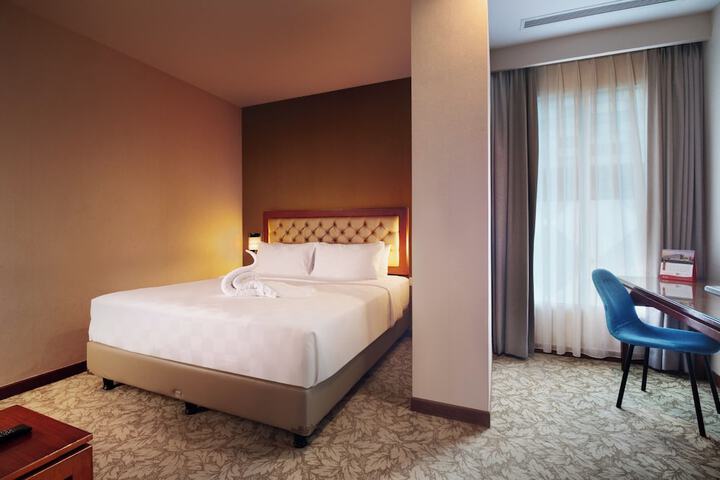 Room 15 of 43
