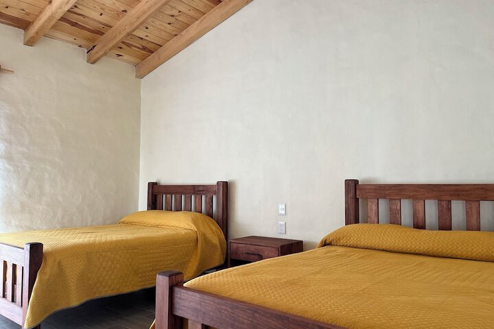 Room 19 of 220