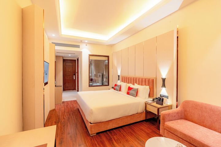 Room 10 of 51