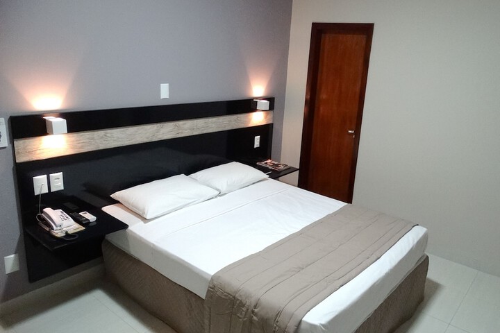 Room 4 of 49