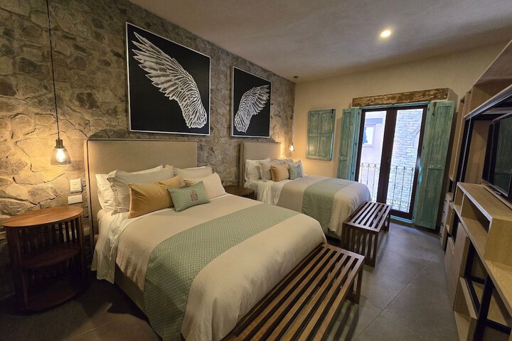 Room 2 of 16