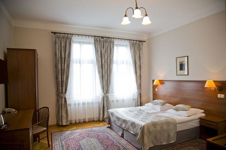 Room 3 of 35