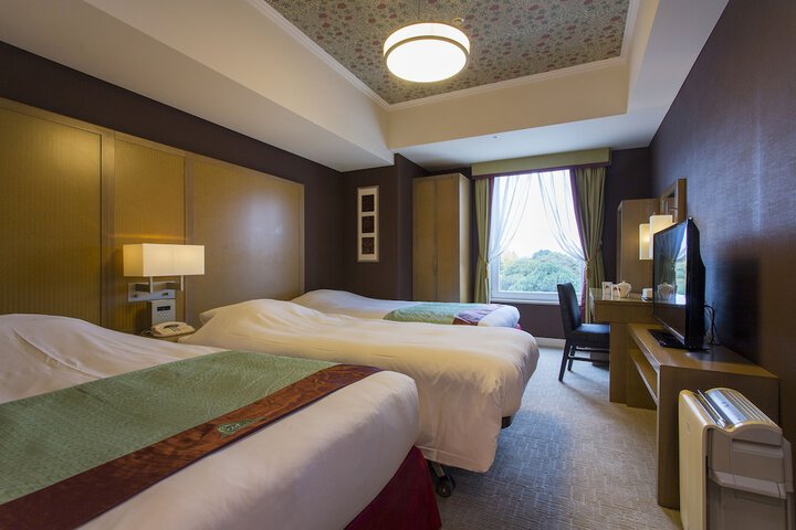 Room 14 of 60