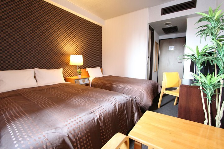 Room 7 of 14