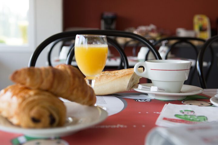 Breakfast/Coffee Service 18 of 24