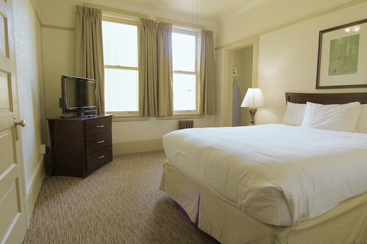 Room 60 of 153