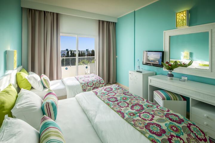 Room 13 of 53