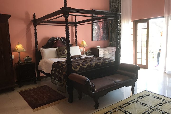 Room 59 of 143