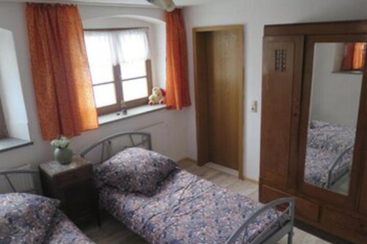 Room 35 of 47