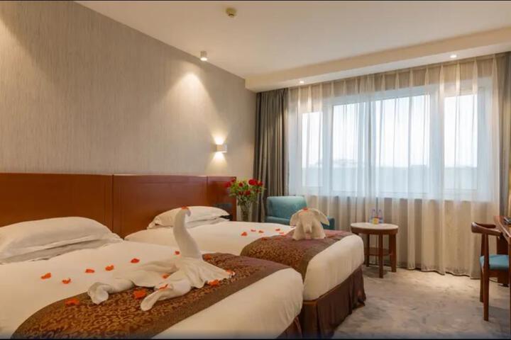 Room 5 of 27