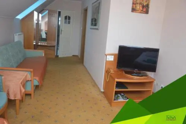 Room 3 of 10
