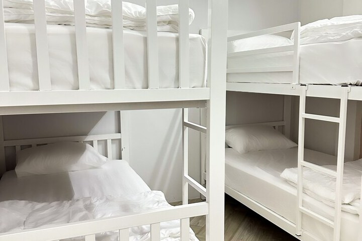 Room 34 of 80
