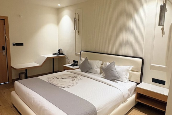 Room 3 of 36