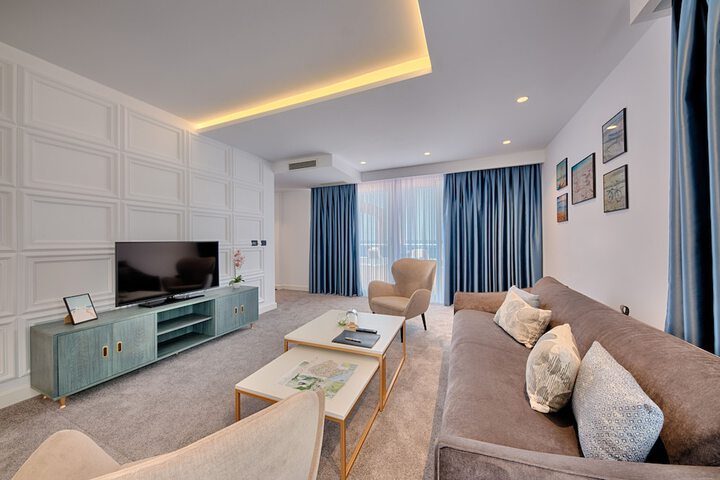 Room 42 of 106