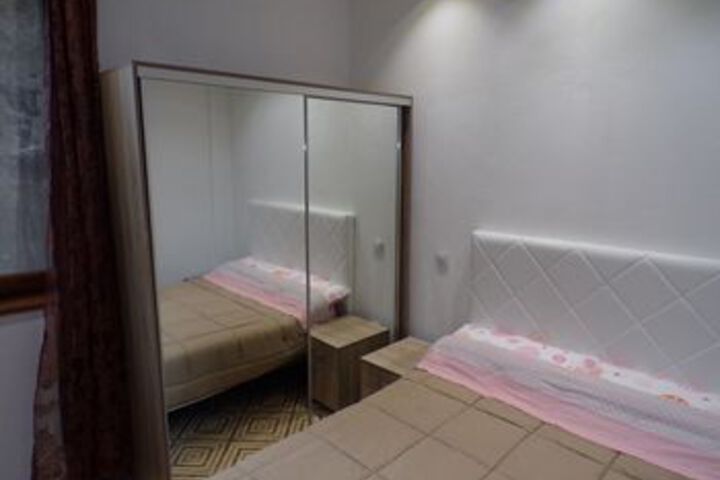Room 8 of 17