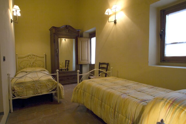 Room 6 of 51