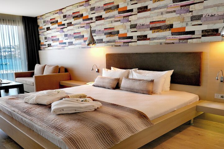 Room 4 of 62
