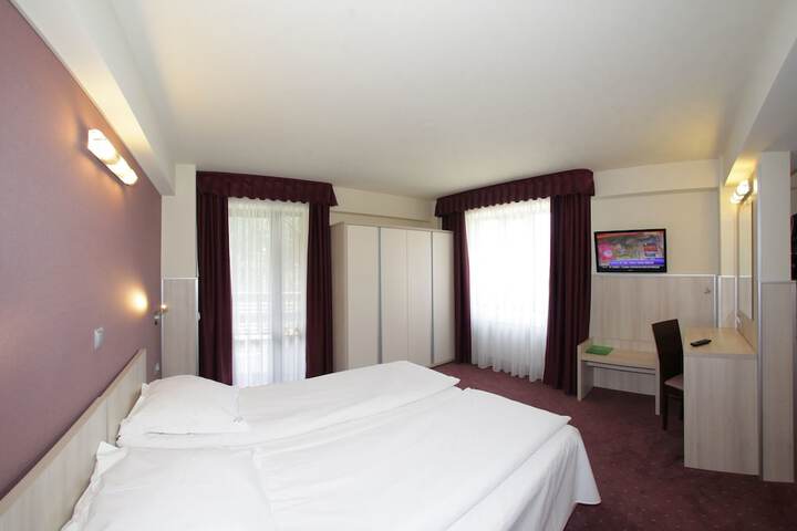 Room 7 of 38