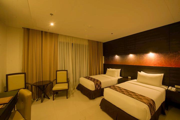 Room 7 of 38
