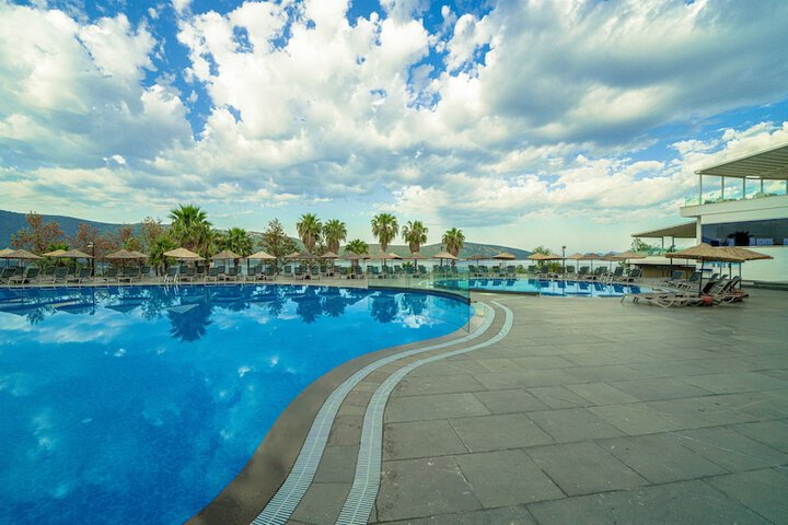 Pool 37 of 104