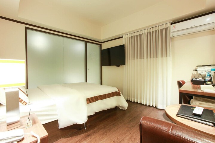 Inside Room Photo
