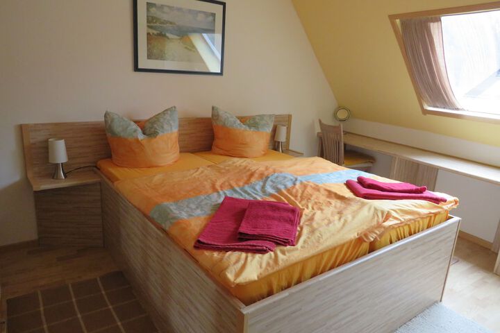 Room 8 of 30